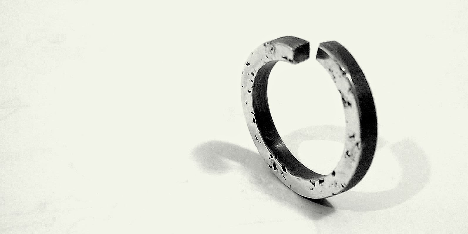 Minimalist Hammered & Split Silver Ring